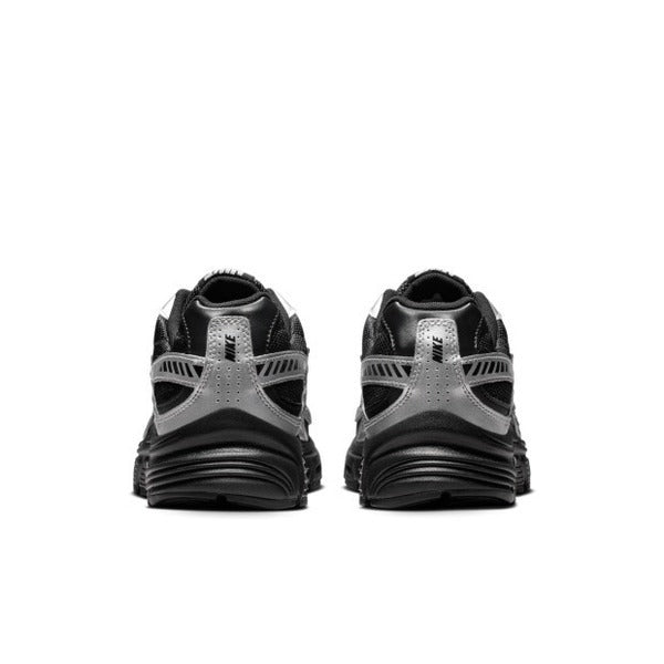 NIKE INITIATOR