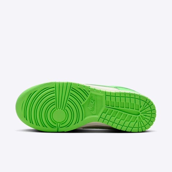 NIKE WMNS DUNK LOW
