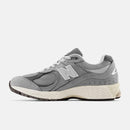 NEW BALANCE 2002R
