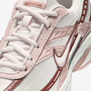 WMNS NIKE INITIATOR