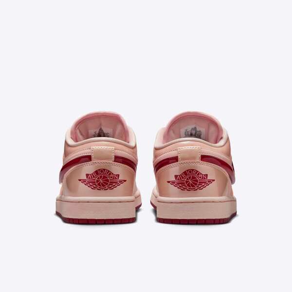 NIKE WMNS AIR JORDAN 1 LOW SE