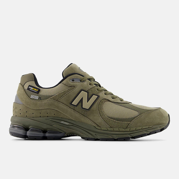 NEW BALANCE 2002R
