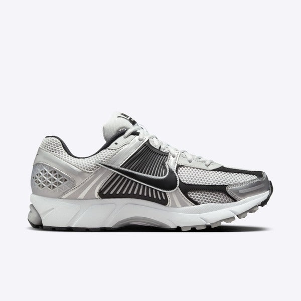 NIKE ZOOM VOMERO 5