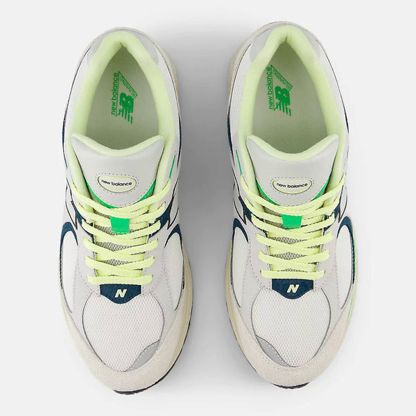 NEW BALANCE 2002R