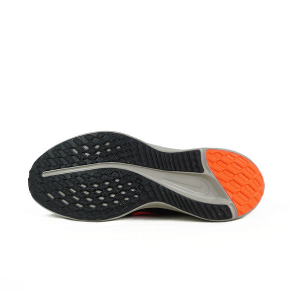 NIKE QUEST 5