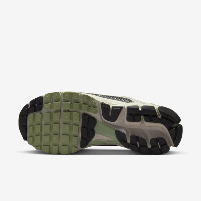 NIKE W ZOOM VOMERO 5