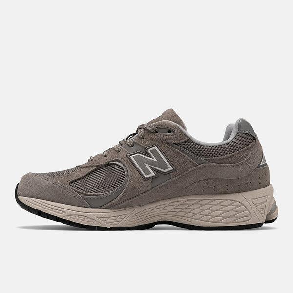 NEW BALANCE 2002R