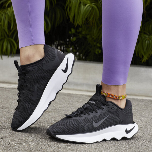 NIKE WMNS MOTIVA