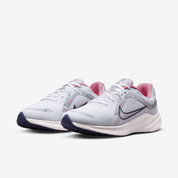 NIKE WMNS QUEST 5 PRM